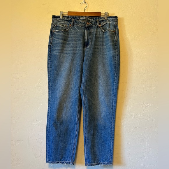 American Eagle Outfitters Denim - American eagle mom jeans